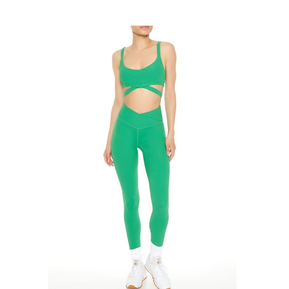 ♥️New♥️ Forever 21 Active ribbed leggings and sports bra. XL